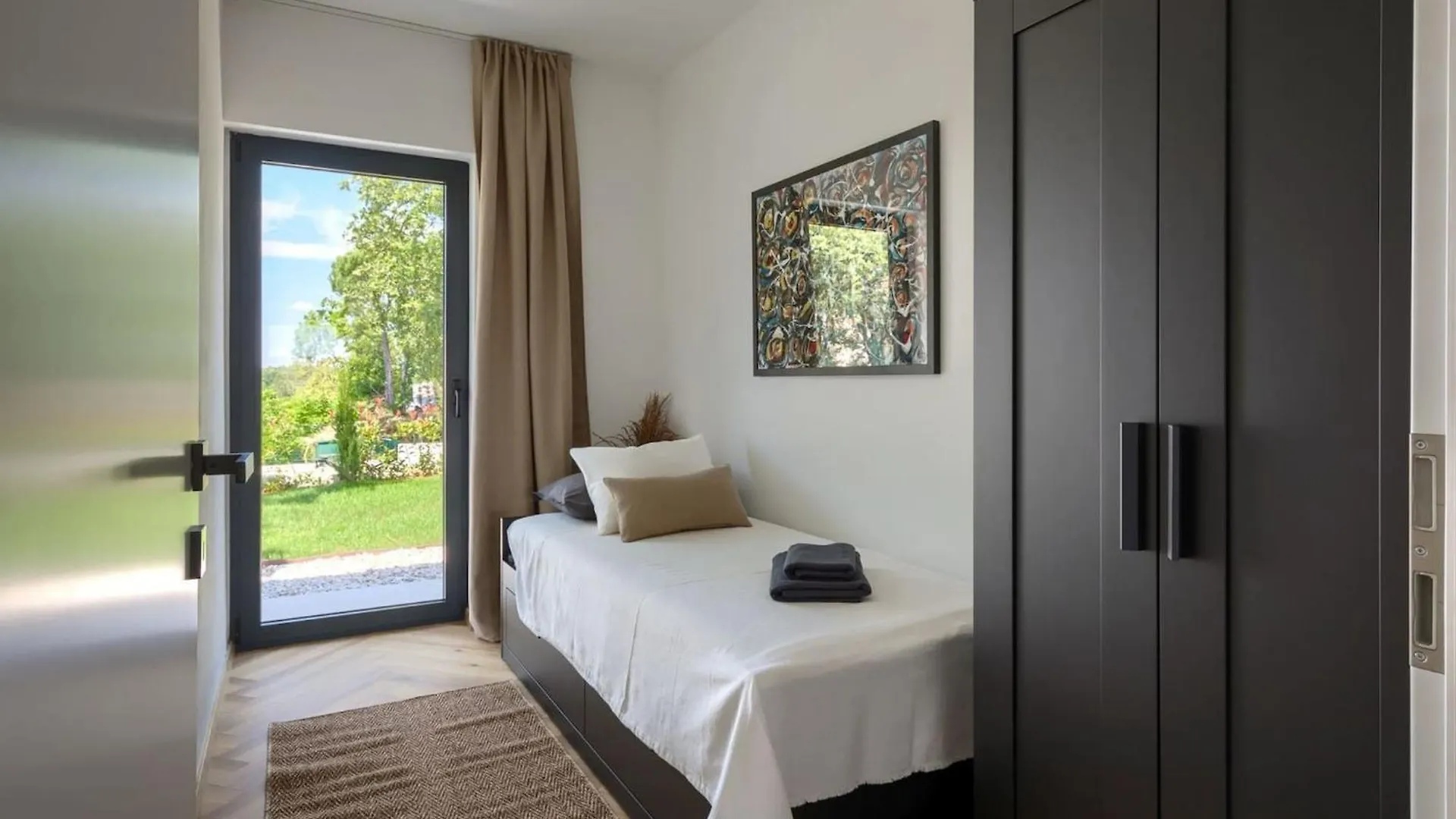 Modern Villa Casetta Molindrio With Pool In Porec