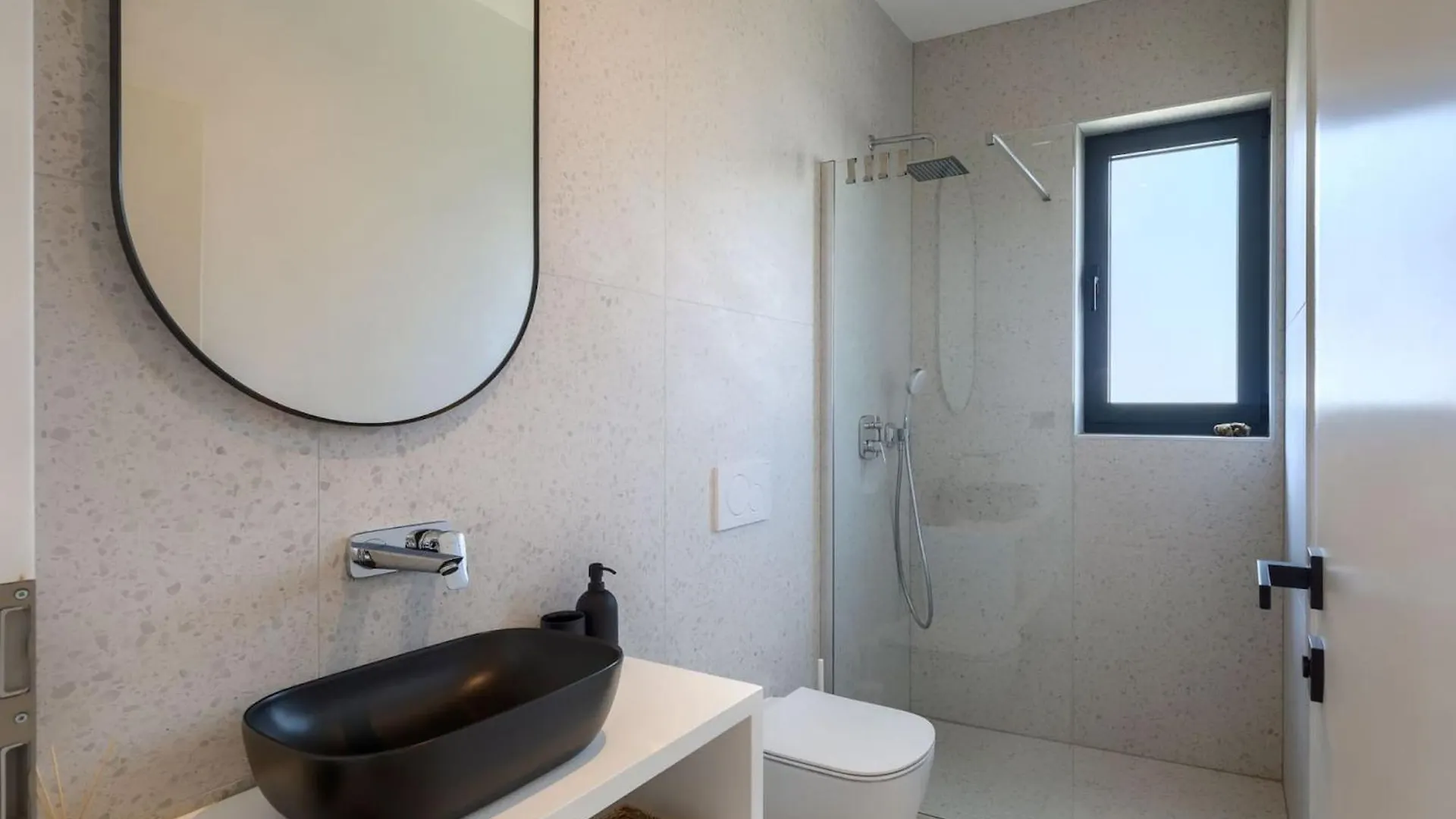 Modern Villa Casetta Molindrio With Pool In Porec