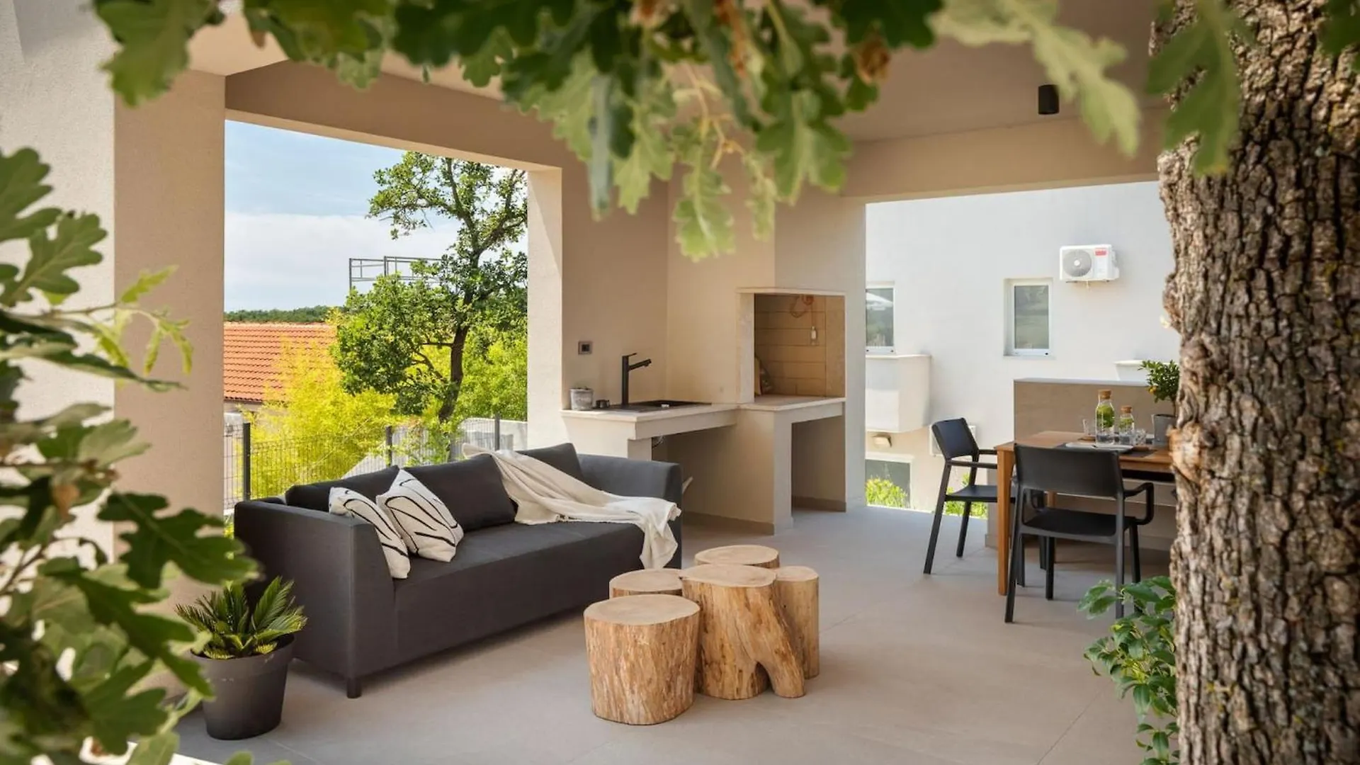 Modern Villa Casetta Molindrio With Pool In Porec