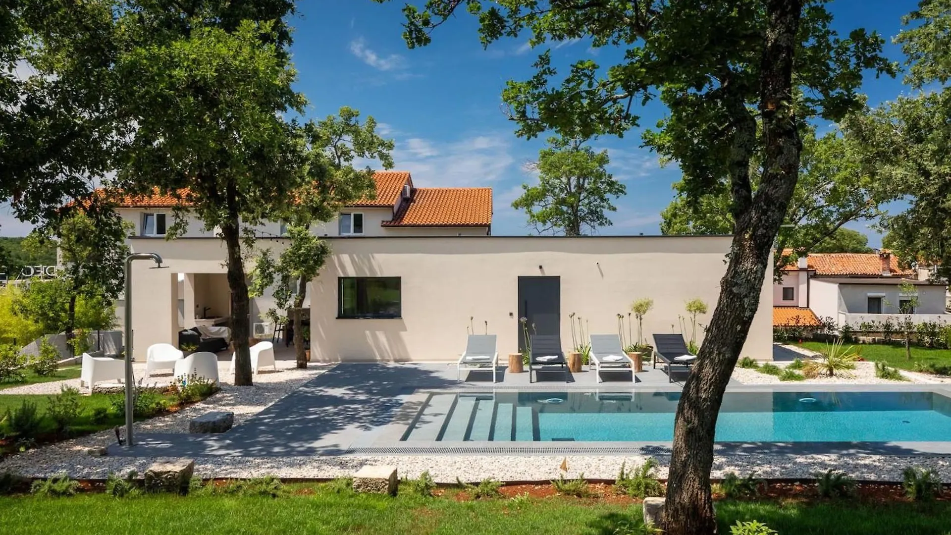 Modern Villa Casetta Molindrio With Pool In Porec