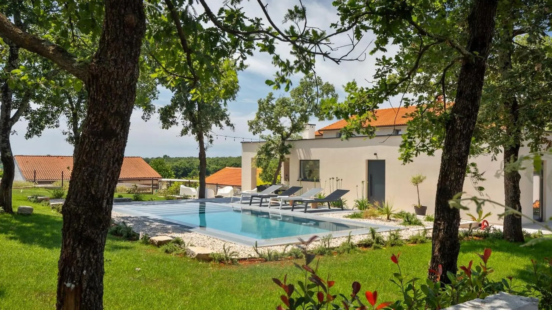 Modern Villa Casetta Molindrio With Pool In Porec